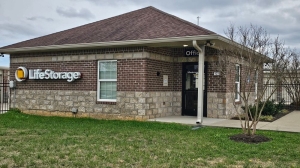 Extra Space Storage - 4208 - White House - Sage Rd