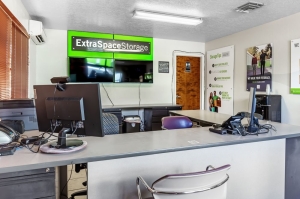 Extra Space Storage - 6044 - Albuquerque - Snow Heights Blvd - Photo 3