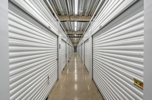 Extra Space Storage - 6086 - Austin - Interstate 35 - Photo 5