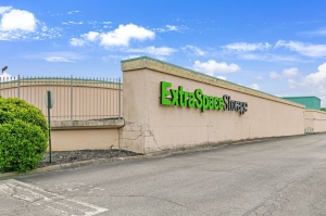 Extra Space Storage - 6151 - Knoxville - Downtown West Blvd