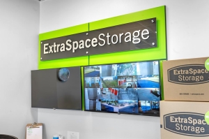 Extra Space Storage - 6182 - Houston - Calhoun Rd - Photo 7