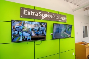 Extra Space Storage - 7427 - Temple Hills - Beech Rd - Photo 7