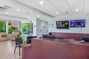 Extra Space Storage - 7673 - Freehold - Schlechtweg Way - Photo 3