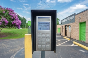 Extra Space Storage - 7689 - Ashland - Kings Acres Rd St - Annex - Photo 3