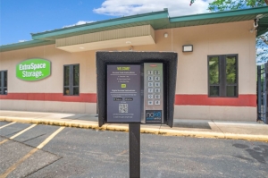 Extra Space Storage - 7690 - Glen Allen - Mountain Road - Photo 2