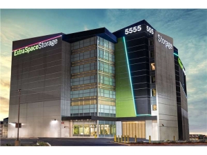 Extra Space Storage - 7738 - Los Angeles - Manchester Ave