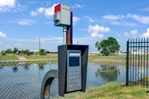Extra Space Storage - 7746 - Pearland - County Road 127 - Photo 2