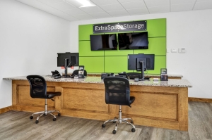 Extra Space Storage - 7761 - Otsego - Queen's Ave NE - Photo 3