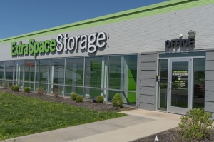 Extra Space Storage - 7793 - Hamilton - Fairgrove Ave - Photo 4