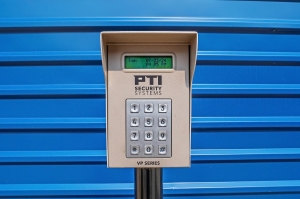 Extra Space Storage - 7837 - Fairview Heights - Longacre Dr - Photo 2