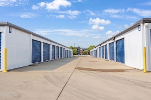 Extra Space Storage - 7837 - Fairview Heights - Longacre Dr - Photo 5