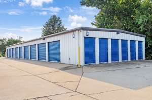 Extra Space Storage - 7838 - Belleville - Lebanon Ave - Photo 4