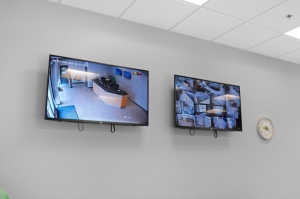 Extra Space Storage - 7960 - York - Whiteford Rd - Photo 7