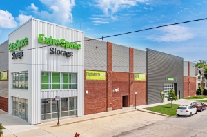 Extra Space Storage - 7970 - Chicago - Ravenswood Ave