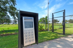 Extra Space Storage - 7983 - Pearland - Main St - Photo 2