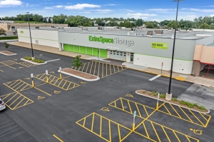 Extra Space Storage - 7999 - McHenry - Richmond Rd - Photo 6