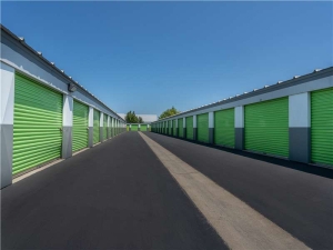 Extra Space Storage - 1112 - Tracy - 787 E 11th St - Photo 4