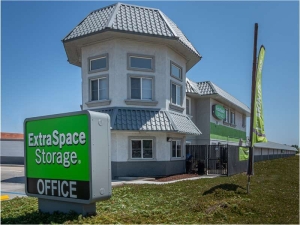 Extra Space Storage - 1112 - Tracy - 787 E 11th St - Photo 6