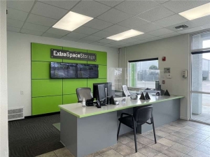 Extra Space Storage - 8072 - Modesto - Cummins Dr