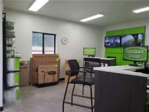 Extra Space Storage - 8073 - Houston - Bay Area Bl - Photo 3