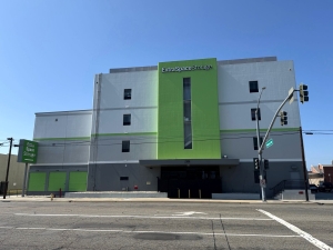 Extra Space Storage - 0389 - Long Beach - E Carson St