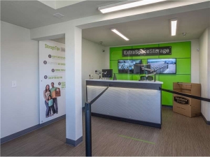 Extra Space Storage - 0177 - Hemet - S Sanderson - Photo 3