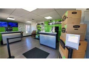 Extra Space Storage - 0190 - Lincoln Park - London St - Photo 3