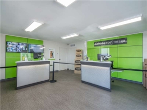 Extra Space Storage - 0257 - Phoenix - N 7th Street - Photo 3