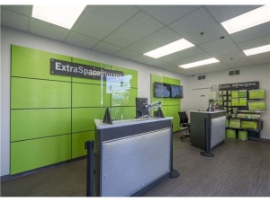 Extra Space Storage - 0551 - Los Angeles - W Pico Blvd - Photo 3