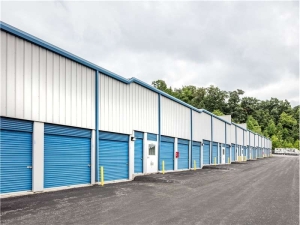 Extra Space Storage - 8230 - York - North George Street-Parklyn Dr - Photo 4