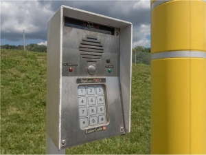 Extra Space Storage - 8231 - York - Leaders Heights Rd - Photo 2