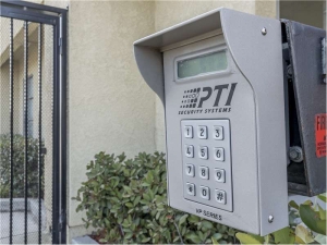 Extra Space Storage - 1527 - Menlo Park - 1520 Willow Rd - Photo 2