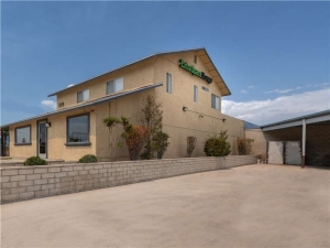 Extra Space Storage - 8527 - Hesperia - Walnut Street