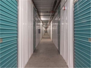 Extra Space Storage - 8537 - Henderson - Galleria Drive - Photo 5
