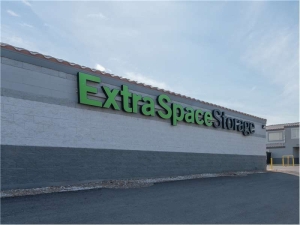 Extra Space Storage - 8537 - Henderson - Galleria Drive - Photo 6