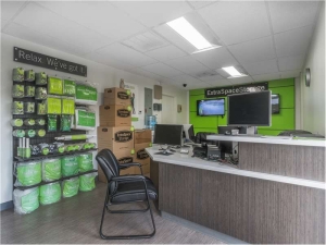 Extra Space Storage - 8602 - Houston - Golfway St - Annex - Photo 3