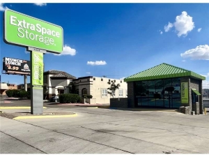 Extra Space Storage - 8789 - El Paso - North Mesa St. - Photo 6