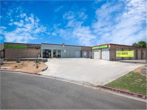 Extra Space Storage - 8952 - Palm Desert - Joni Dr