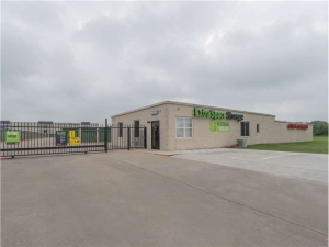 Extra Space Storage - 7067 - Seagoville - N Highway 175