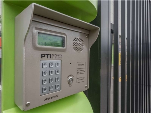 Extra Space Storage - 7034 - Murray - Commerce Dr - Photo 2