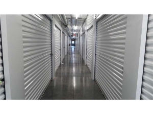 Extra Space Storage - 7177 - Centerville - 1205 West - Photo 5