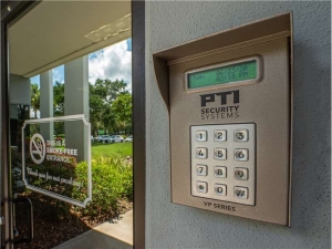 Extra Space Storage - 7256 - Jacksonville - Southpoint Pkwy - Photo 5