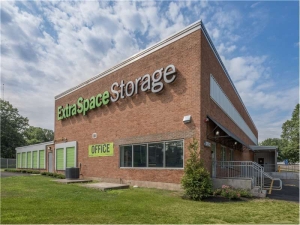 Extra Space Storage - 7212 - Bloomfield - Douglas St