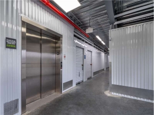 Extra Space Storage - 7105 - Houston - Old Spanish Trail - Photo 4