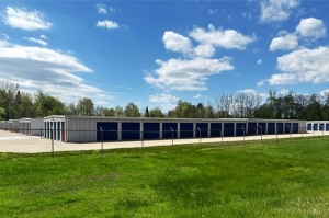Public Storage - Linden - 15124 Linden Rd - Photo 2