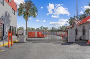 Public Storage - Valrico - 1035 Starwood Ave - Photo 4