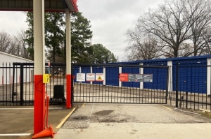 Public Storage - Olive Branch - 8650 Midsouth Dr - Photo 4