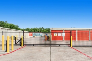 Public Storage - League City - 141 Maple Leaf St - Photo 4