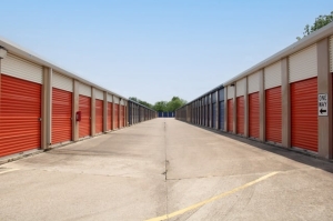 Public Storage - Pearland - 5710 Broadway St - Photo 2