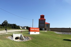 Public Storage - Smyrna - 300 Wolverine Trl - Photo 1